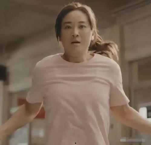 贾玲视频,笑中带泪，展现生活百态