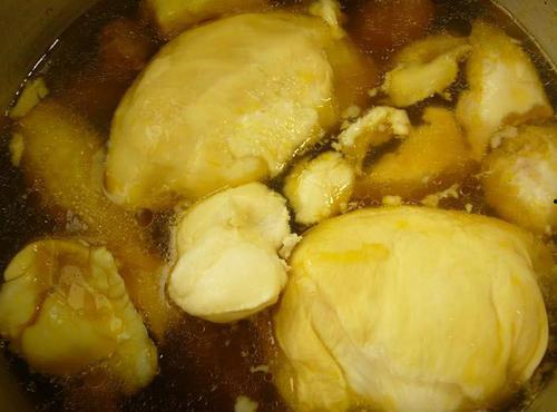 榴莲炖鸡视频,东南亚风味美食新体验